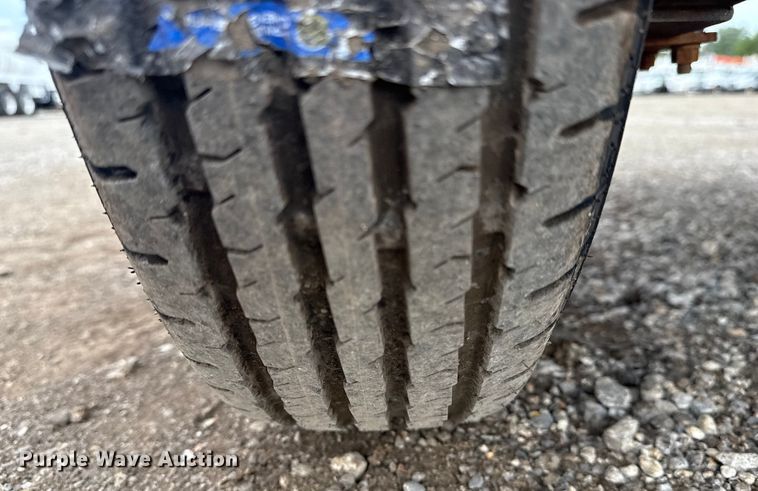 image for item NU9572 2006 Genie TML light plant