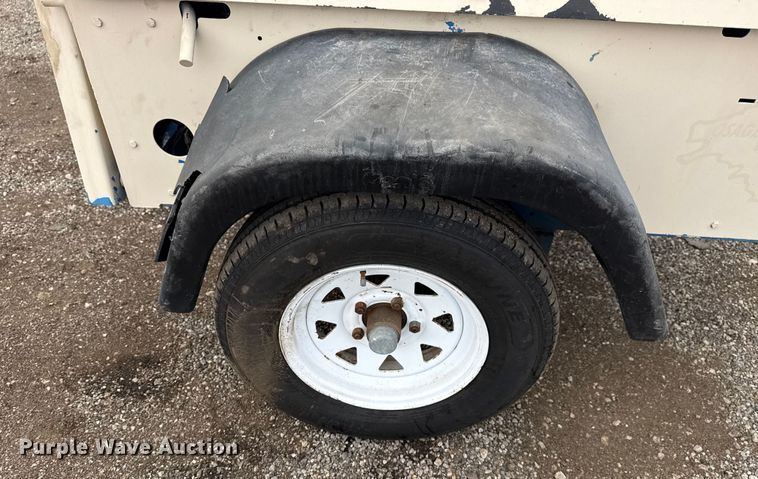 image for item NU9572 2006 Genie TML light plant