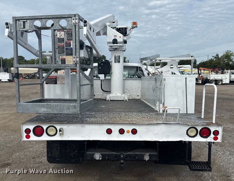image for item NU9576 2012 Ford F550 Super Duty bucket truck