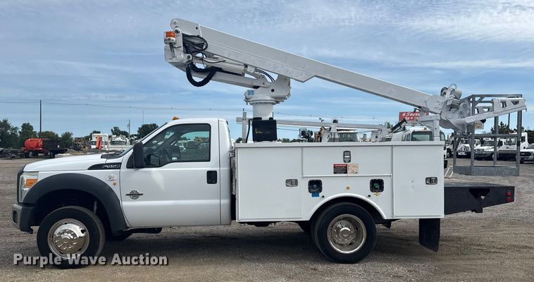image for item NU9576 2012 Ford F550 Super Duty bucket truck