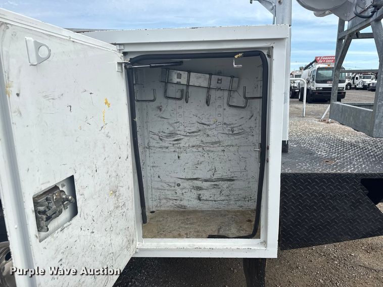 image for item NU9576 2012 Ford F550 Super Duty bucket truck