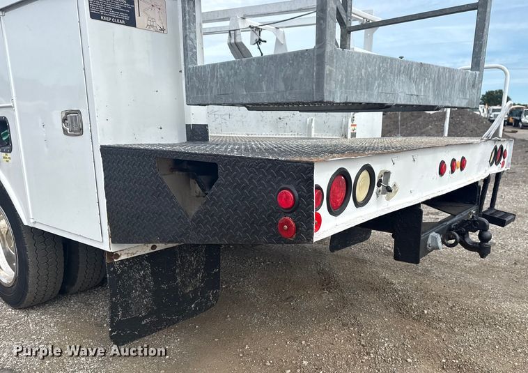 image for item NU9576 2012 Ford F550 Super Duty bucket truck