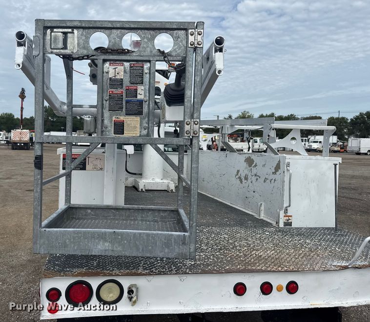 image for item NU9576 2012 Ford F550 Super Duty bucket truck