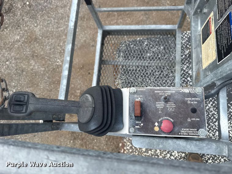 image for item NU9576 2012 Ford F550 Super Duty bucket truck