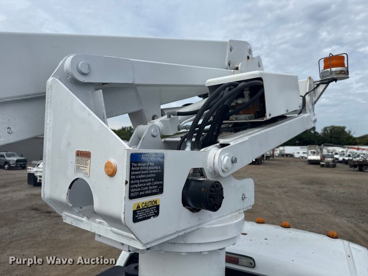 image for item NU9576 2012 Ford F550 Super Duty bucket truck