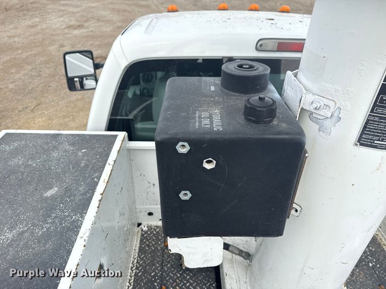 image for item NU9576 2012 Ford F550 Super Duty bucket truck