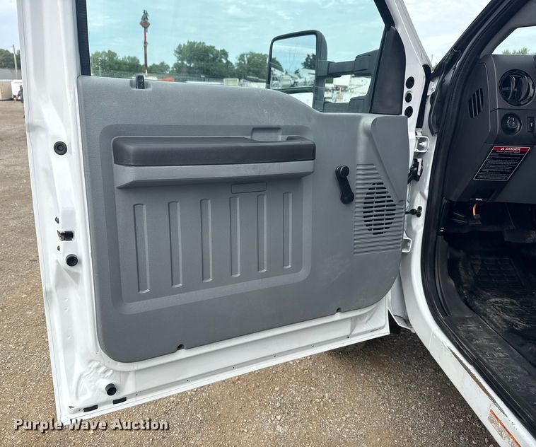 image for item NU9576 2012 Ford F550 Super Duty bucket truck