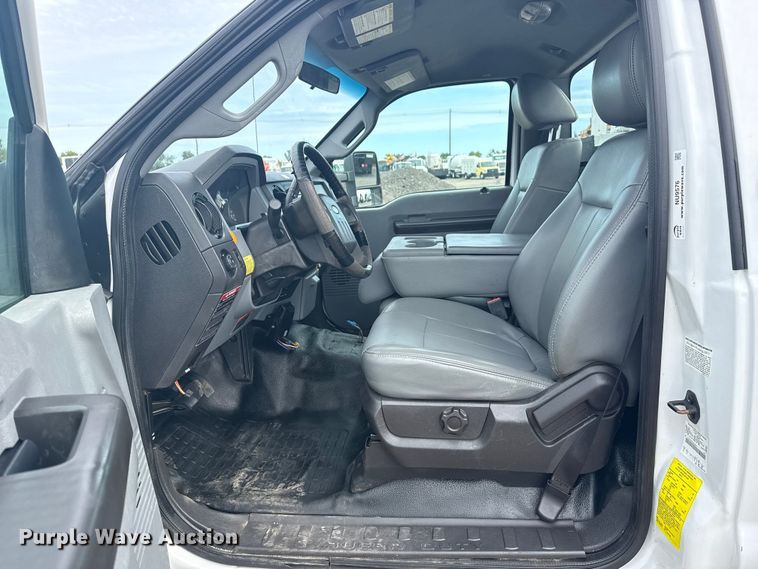 image for item NU9576 2012 Ford F550 Super Duty bucket truck