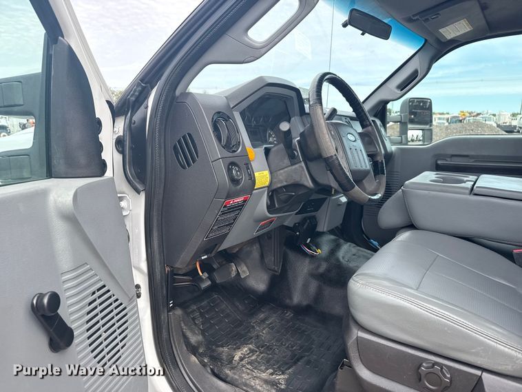 image for item NU9576 2012 Ford F550 Super Duty bucket truck