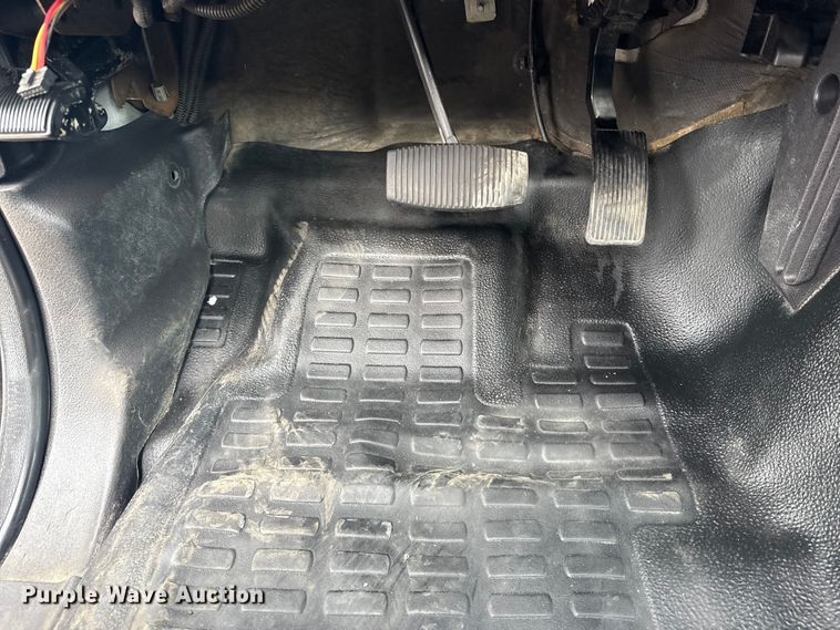 image for item NU9576 2012 Ford F550 Super Duty bucket truck