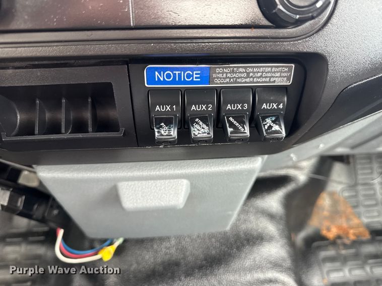 image for item NU9576 2012 Ford F550 Super Duty bucket truck