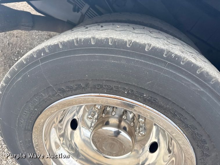 image for item NU9576 2012 Ford F550 Super Duty bucket truck