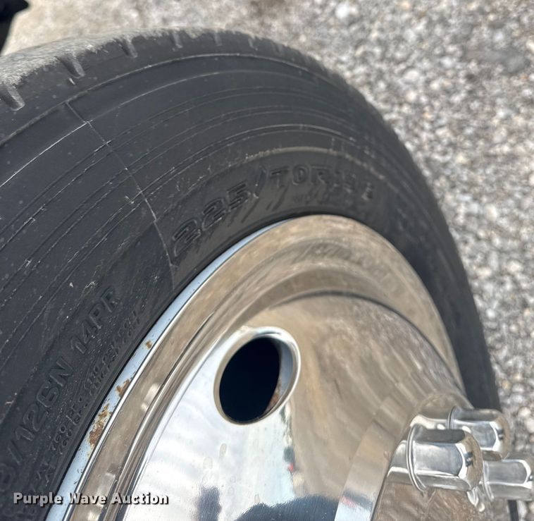 image for item NU9576 2012 Ford F550 Super Duty bucket truck