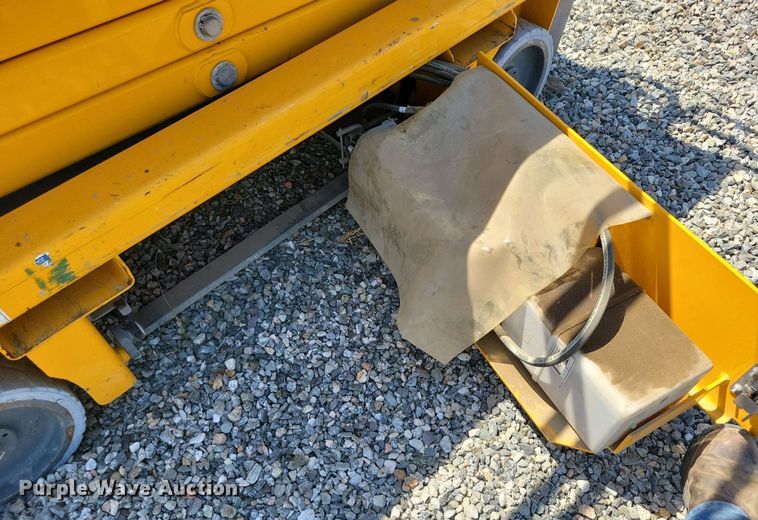 image for item YA0184 2018 Haulotte Optimum 1931E scissor lift