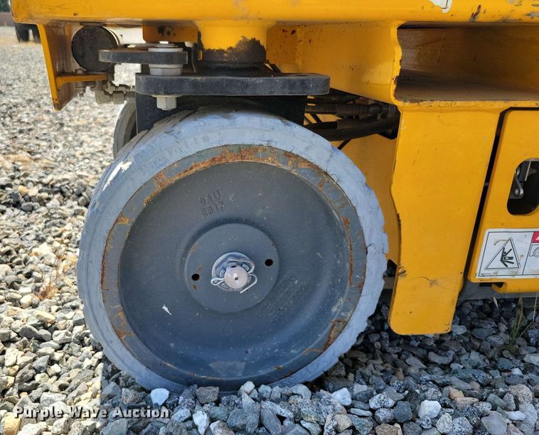 image for item YA0184 2018 Haulotte Optimum 1931E scissor lift