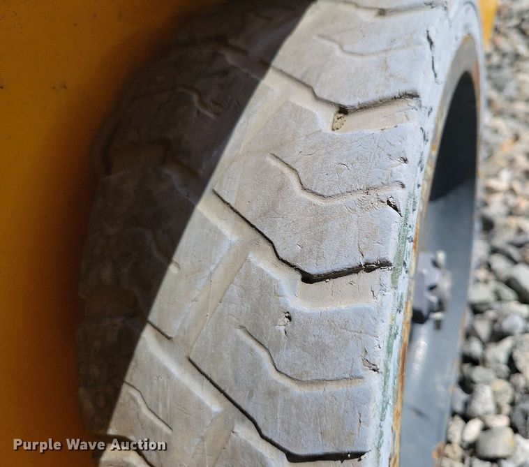 image for item YA0184 2018 Haulotte Optimum 1931E scissor lift