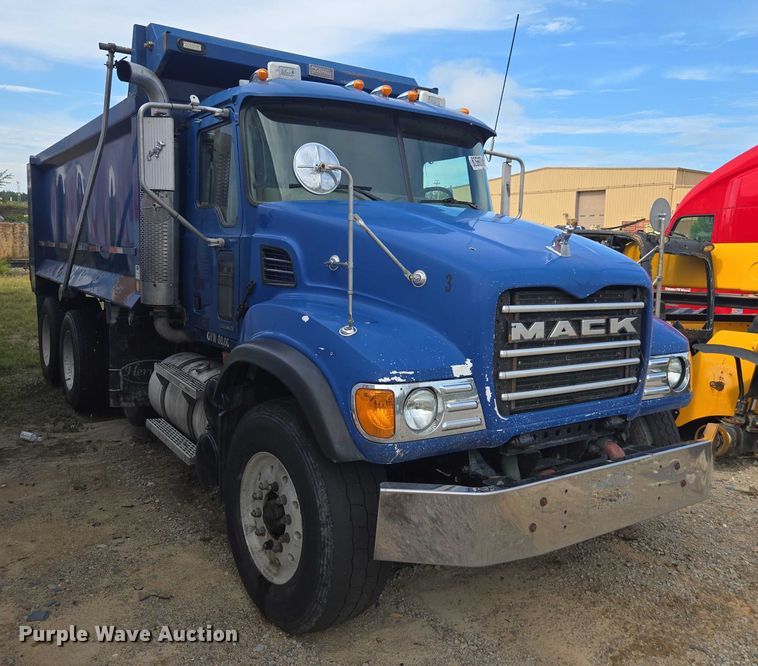 image for item YA0686 2005 Mack Granite CV713 dump truck
