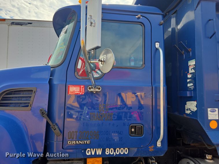 image for item YA0686 2005 Mack Granite CV713 dump truck