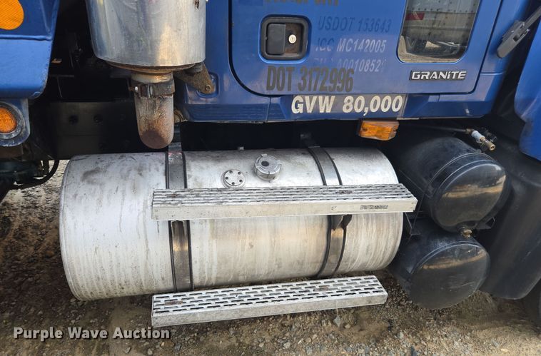 image for item YA0686 2005 Mack Granite CV713 dump truck