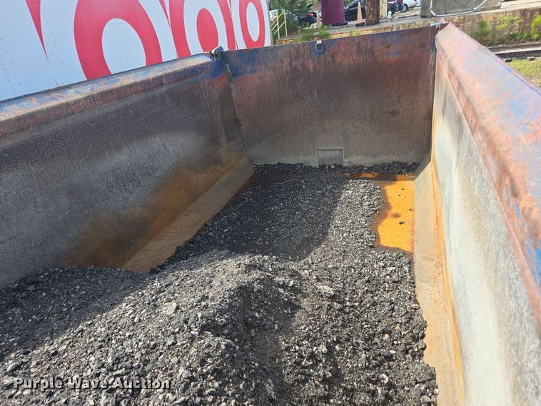 image for item YA0686 2005 Mack Granite CV713 dump truck