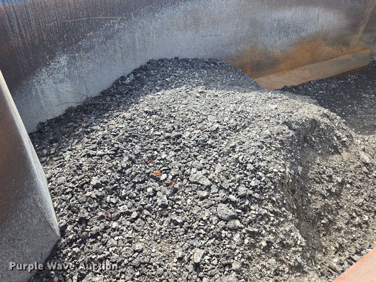 image for item YA0686 2005 Mack Granite CV713 dump truck