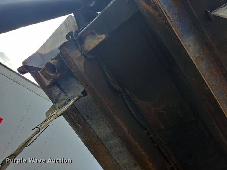 image for item YA0686 2005 Mack Granite CV713 dump truck