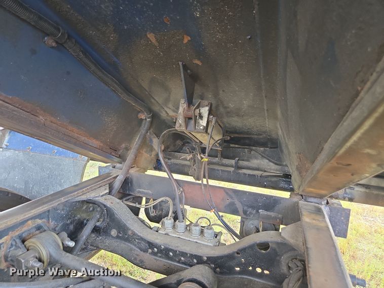 image for item YA0686 2005 Mack Granite CV713 dump truck