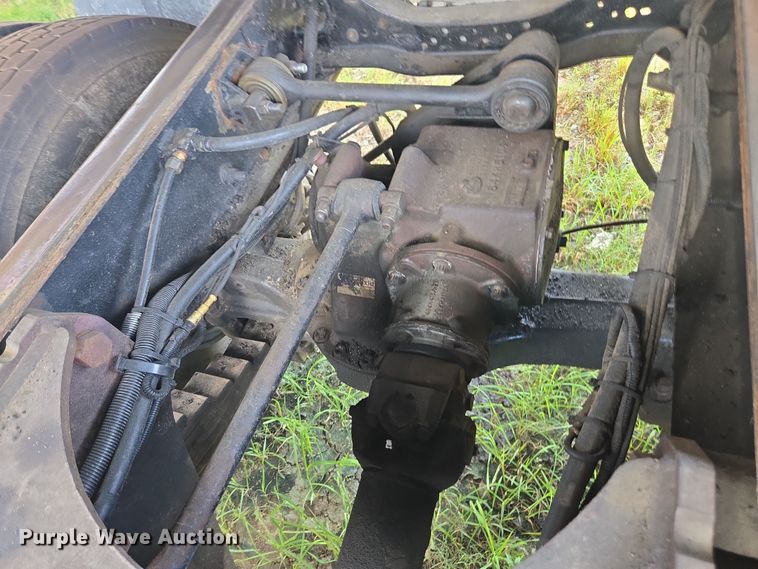 image for item YA0686 2005 Mack Granite CV713 dump truck