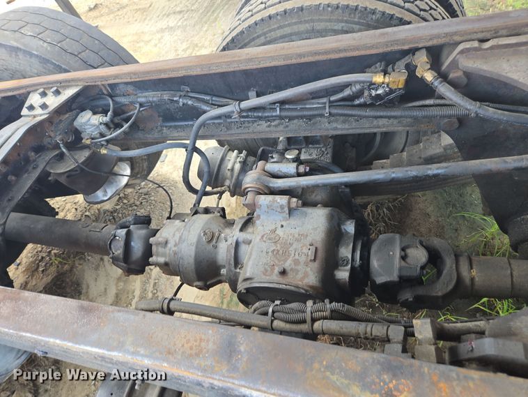 image for item YA0686 2005 Mack Granite CV713 dump truck