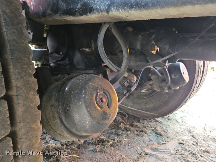 image for item YA0686 2005 Mack Granite CV713 dump truck