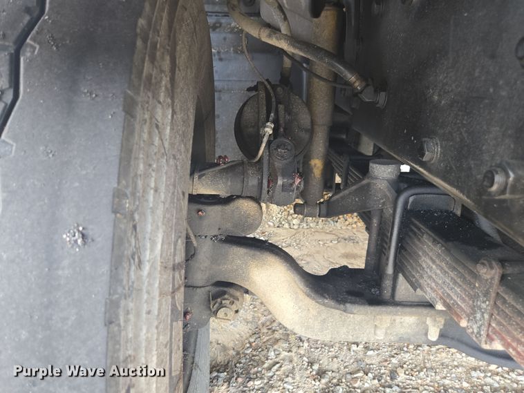 image for item YA0686 2005 Mack Granite CV713 dump truck