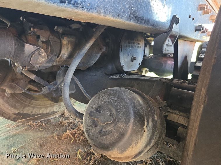 image for item YA0686 2005 Mack Granite CV713 dump truck