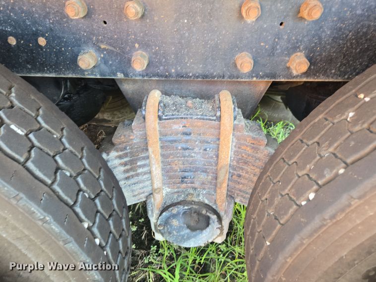 image for item YA0686 2005 Mack Granite CV713 dump truck