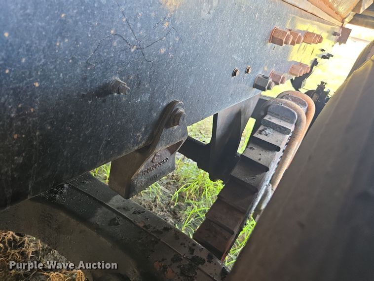 image for item YA0686 2005 Mack Granite CV713 dump truck