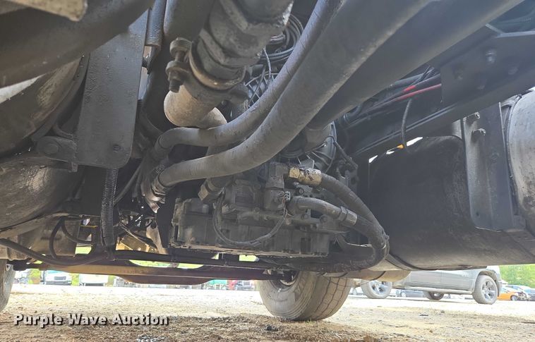 image for item YA0686 2005 Mack Granite CV713 dump truck