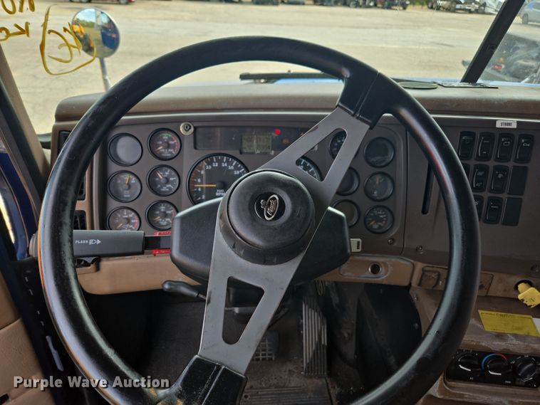 image for item YA0686 2005 Mack Granite CV713 dump truck