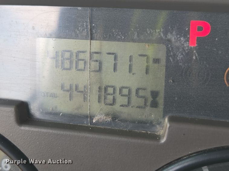 image for item YA0686 2005 Mack Granite CV713 dump truck