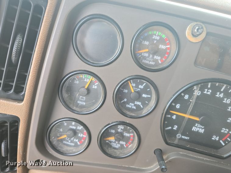 image for item YA0686 2005 Mack Granite CV713 dump truck