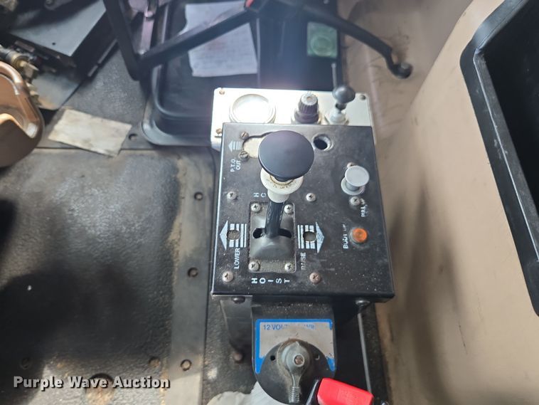 image for item YA0686 2005 Mack Granite CV713 dump truck