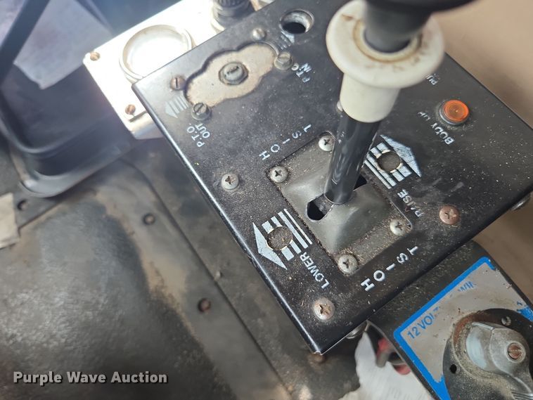 image for item YA0686 2005 Mack Granite CV713 dump truck