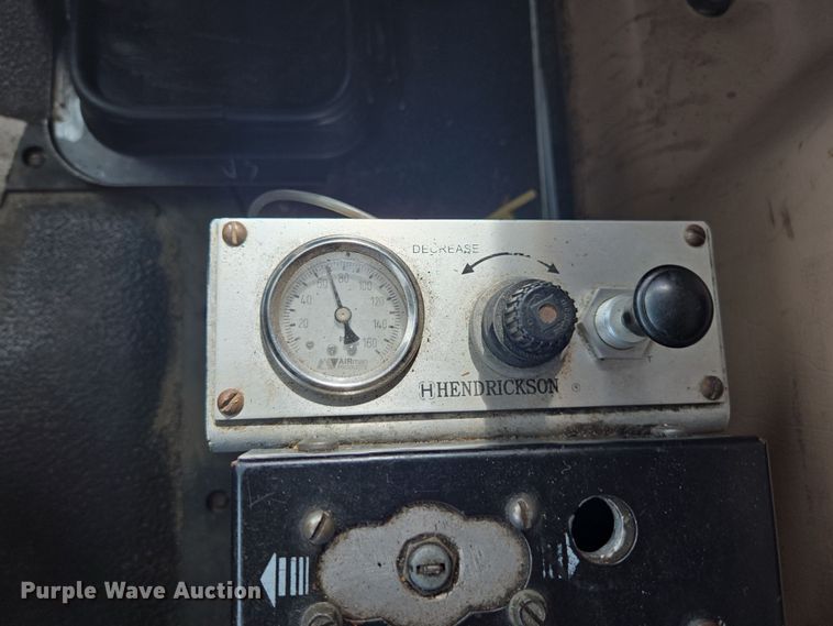 image for item YA0686 2005 Mack Granite CV713 dump truck