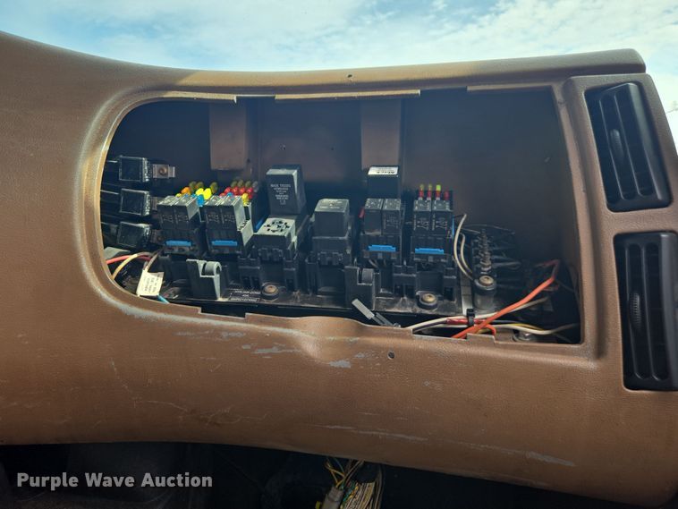 image for item YA0686 2005 Mack Granite CV713 dump truck