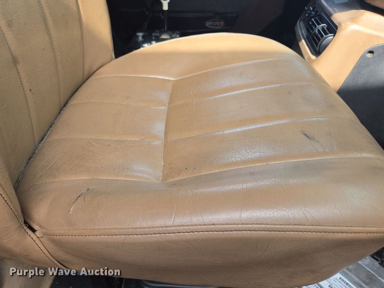 image for item YA0686 2005 Mack Granite CV713 dump truck