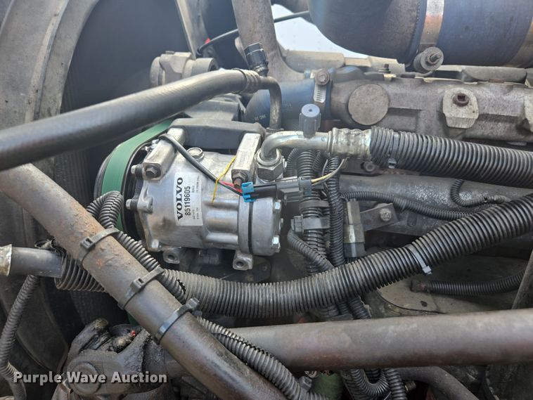 image for item YA0686 2005 Mack Granite CV713 dump truck