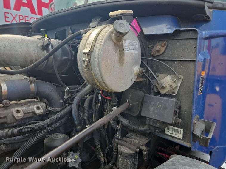 image for item YA0686 2005 Mack Granite CV713 dump truck