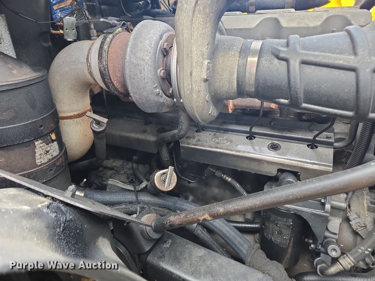 image for item YA0686 2005 Mack Granite CV713 dump truck