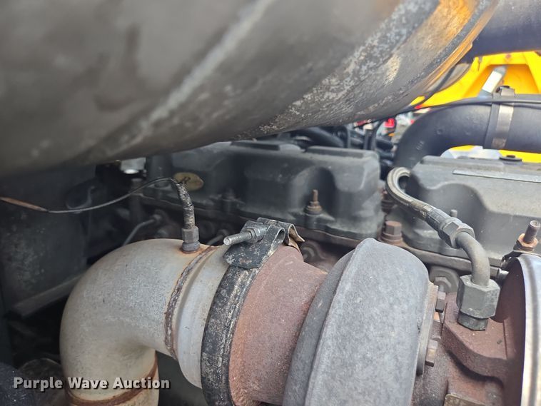 image for item YA0686 2005 Mack Granite CV713 dump truck