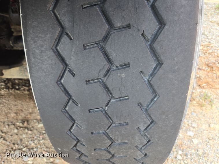 image for item YA0686 2005 Mack Granite CV713 dump truck