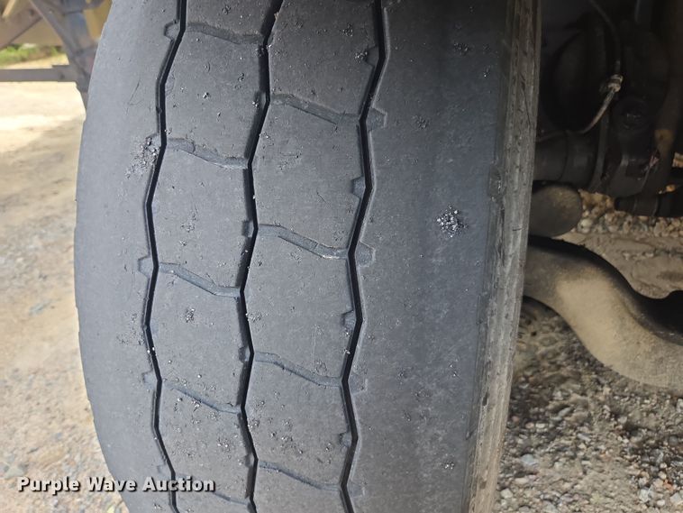 image for item YA0686 2005 Mack Granite CV713 dump truck