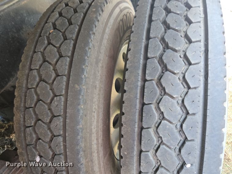 image for item YA0686 2005 Mack Granite CV713 dump truck